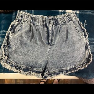 Boutique Shorts Size Large
